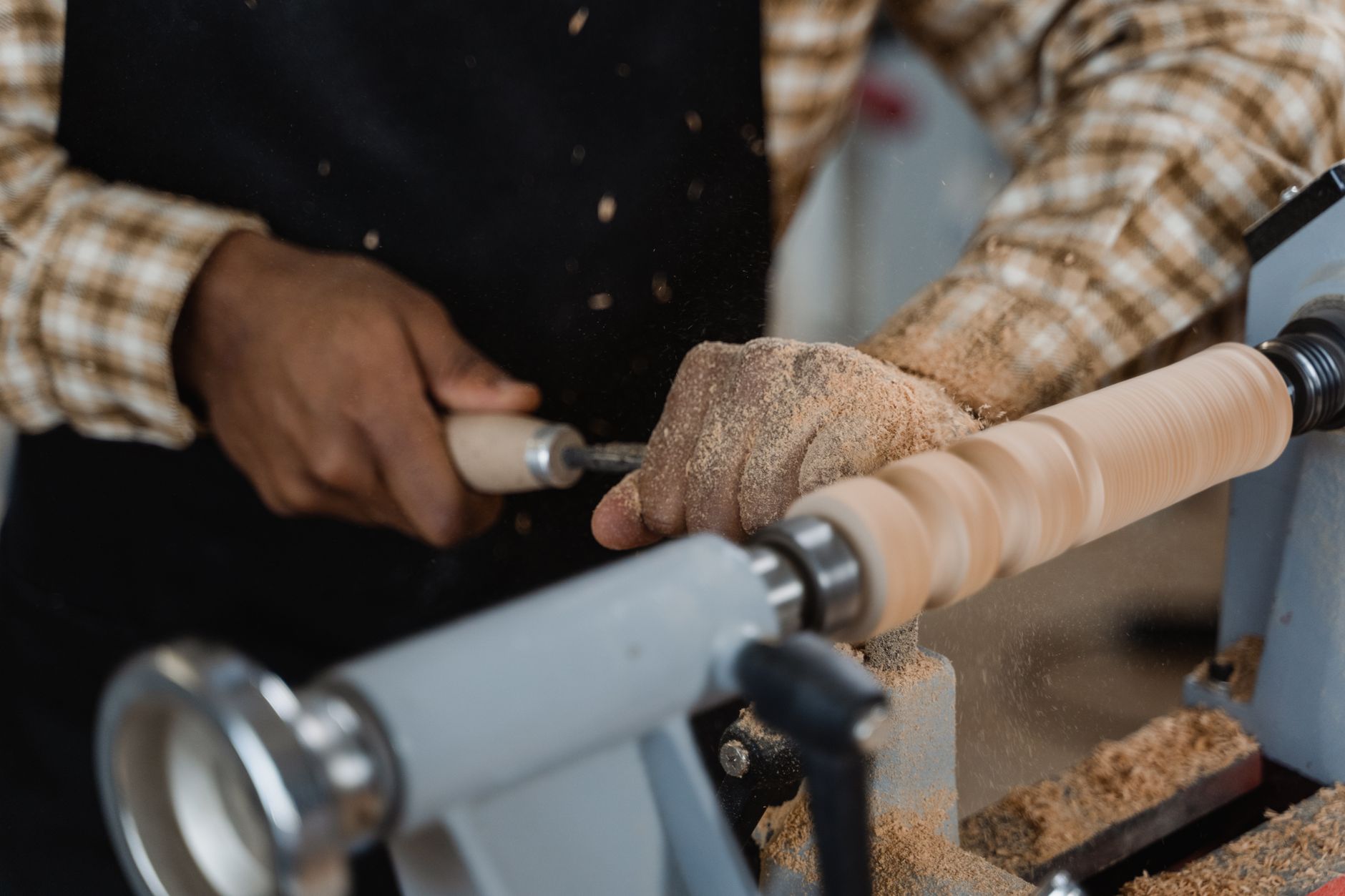 How Snooker Cues Are Made: Ash, Maple, Splicing and Joints