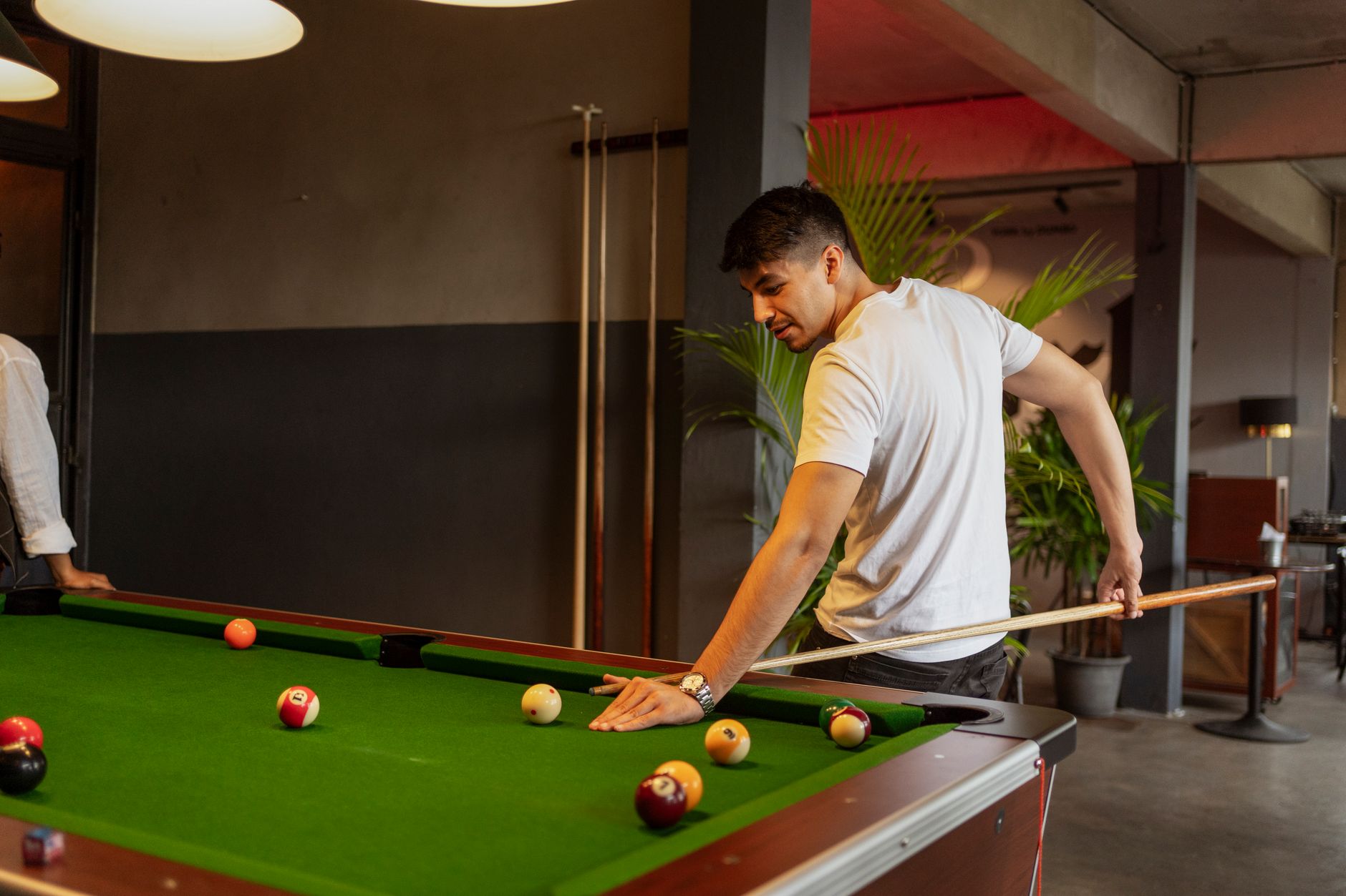Snooker Cue Action, Stance and Grip: The Fundamentals